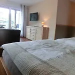 Ferienweingut Hirschen Schulstrasse 4*