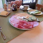 Ferienweingut Hirschen Schulstrasse Alojamento de Acomodação e Pequeno-almoço 4*