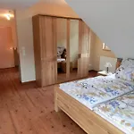Alojamento de Acomodação e Pequeno-almoço Ferienweingut Hirschen Schulstrasse 4*