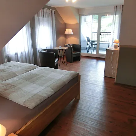 Bed & Breakfast Ferienweingut Hirschen Schulstrasse