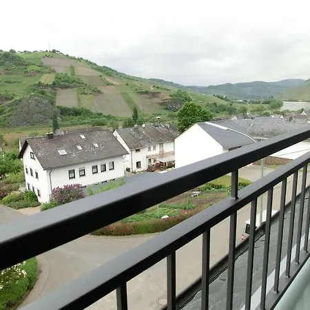 Ferienweingut Hirschen Schulstrasse ベッド・アンド・ブレックファスト Burg (Bernkastel-Wittlich)