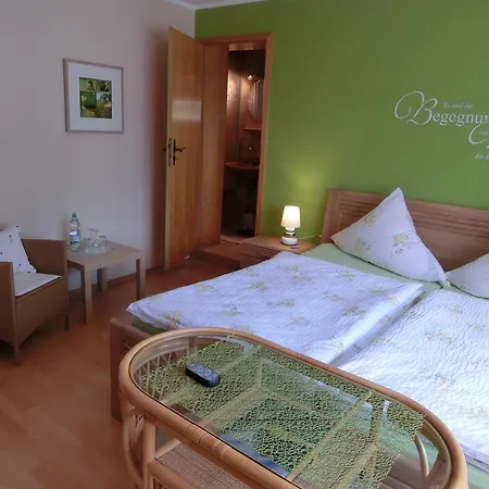 Ferienweingut Hirschen Schulstrasse 4*