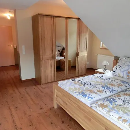 Bed & Breakfast Ferienweingut Hirschen Schulstrasse 4*