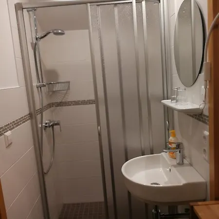 Frühstückspension Ferienweingut Hirschen Schulstraße 4*