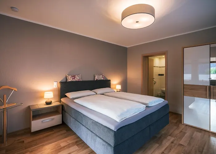 Ferienweingut Hirschen Schulstrasse B&B Burg (Bernkastel-Wittlich)