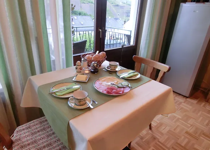 B&B Ferienweingut Hirschen Schulstrasse Burg (Bernkastel-Wittlich)