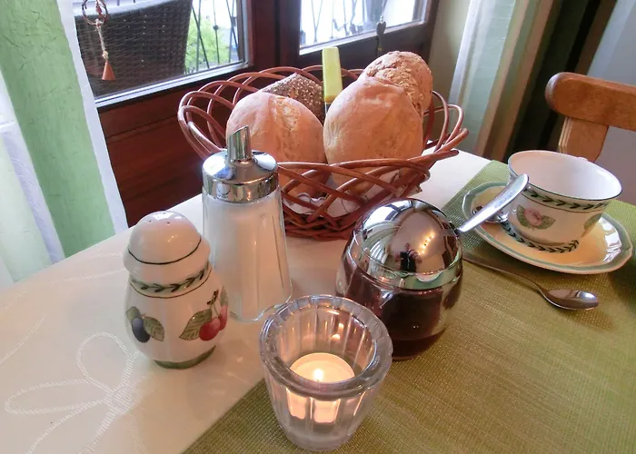 Ferienweingut Hirschen Schulstrasse B&B Burg (Bernkastel-Wittlich)