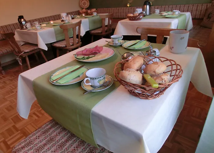 B&B Ferienweingut Hirschen Schulstrasse