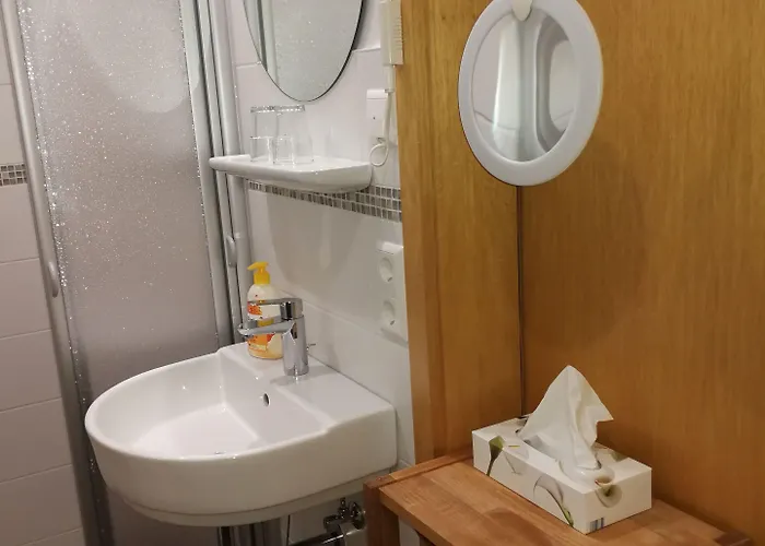 Ferienweingut Hirschen Schulstrasse Отель типа 