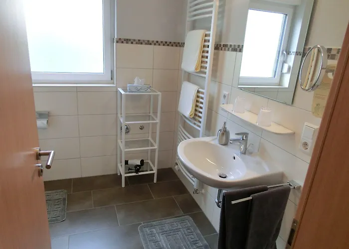 Ferienweingut Hirschen Schulstrasse B&B