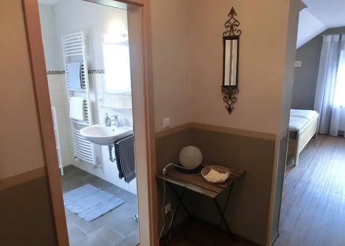 Ferienweingut Hirschen Schulstrasse B&B 4*